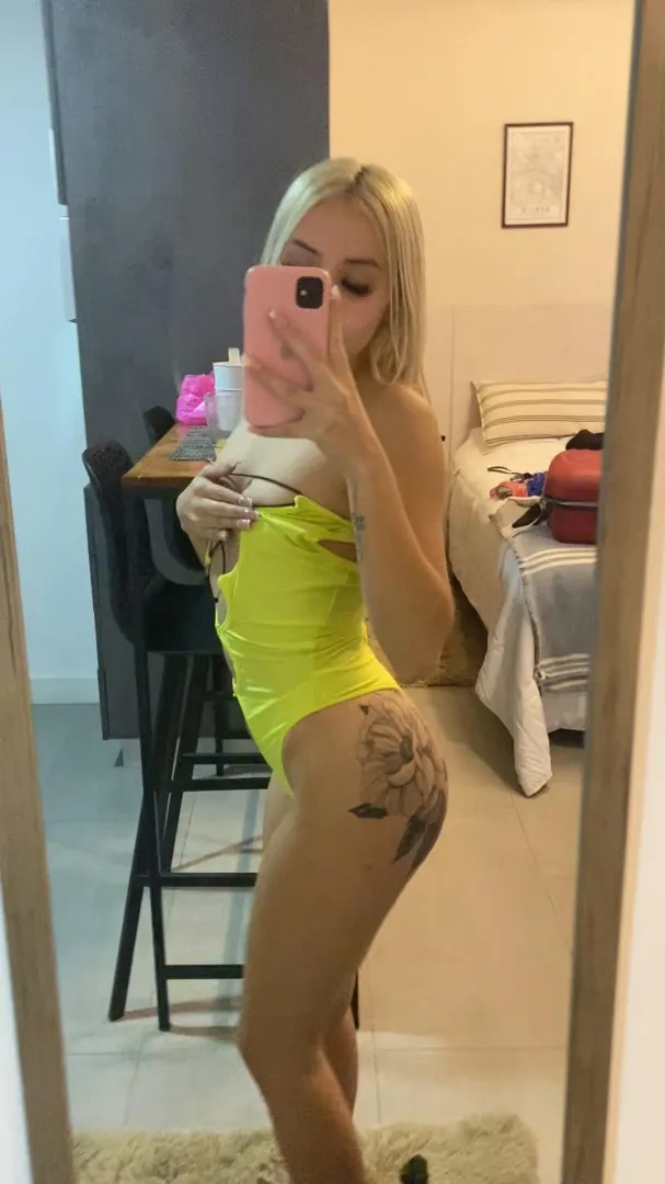 tired of scrolling, want to meet? posted by CupcakeDreams_77