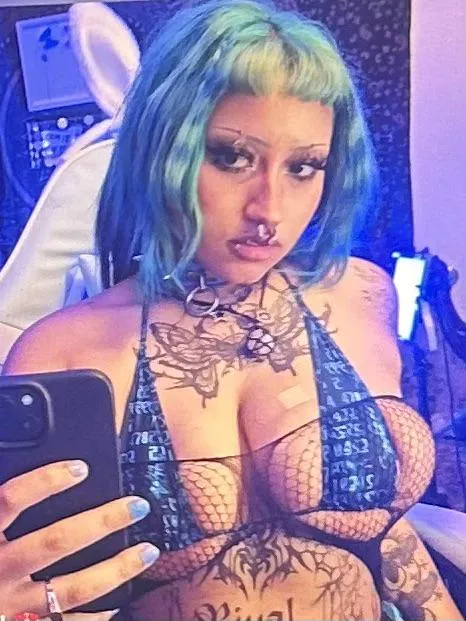 Tits bigger than my head  posted by Ok-Spinach-9310