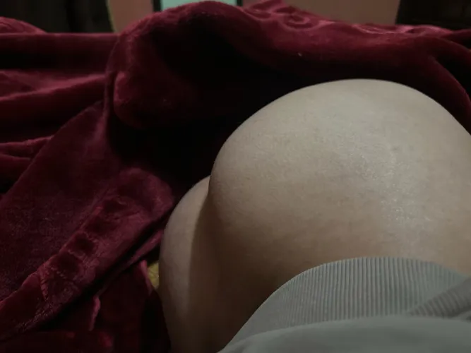 To ten rate my ass  by Morofaz