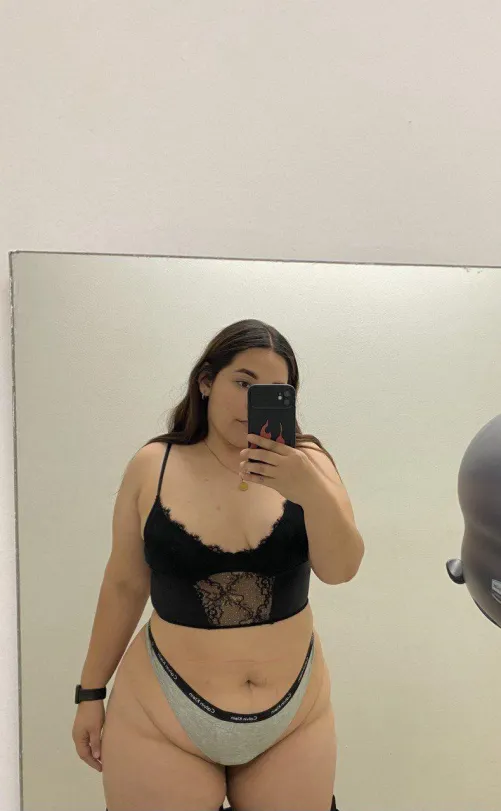 Today I feel beautiful by AriPeachCake011