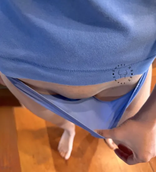 Today's mound with bonus foot;) by Sweet_XB