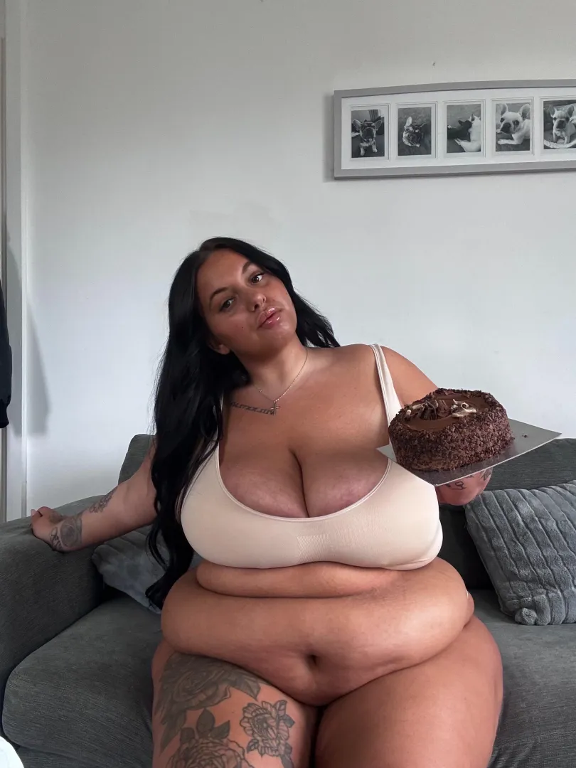 Today’s snack posted by plumpgabby