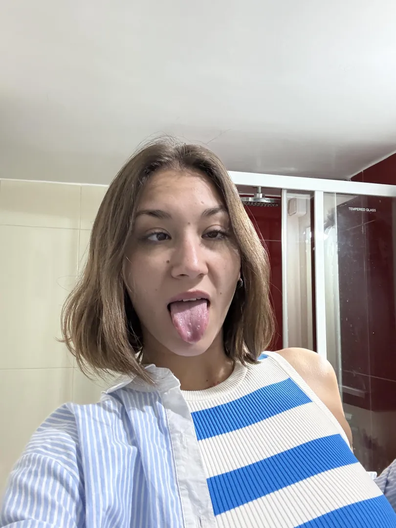 tongue girls club in session posted by No-Scientist00