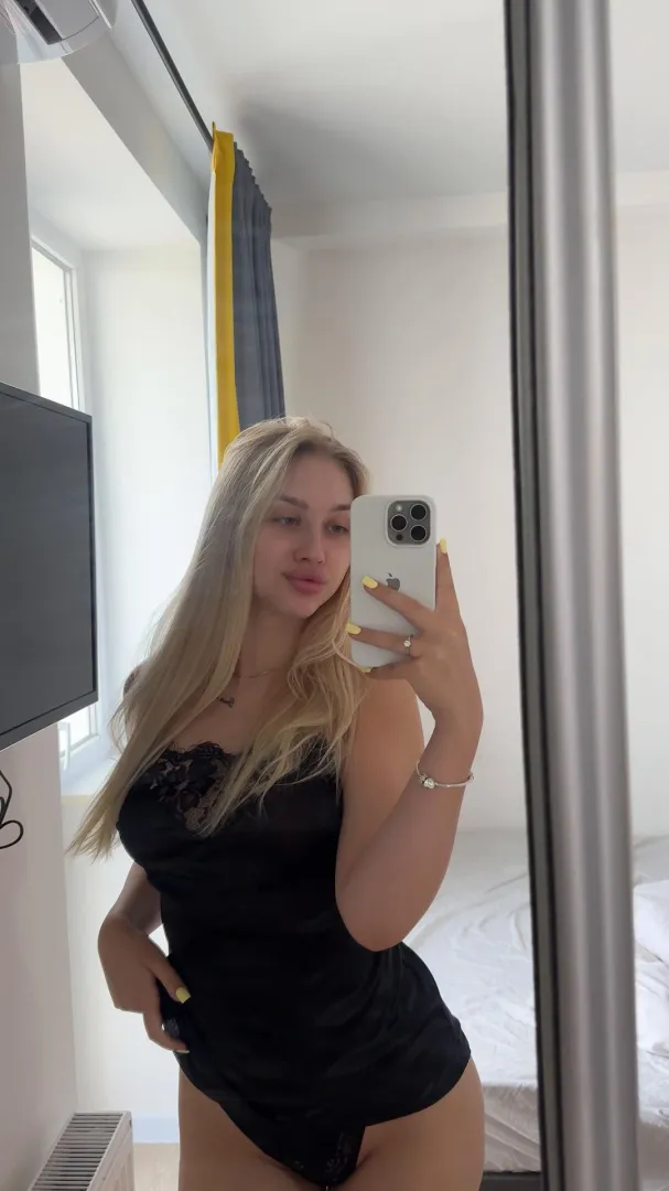 tonight’s about good vibes and easy company posted by fairygoddess_909