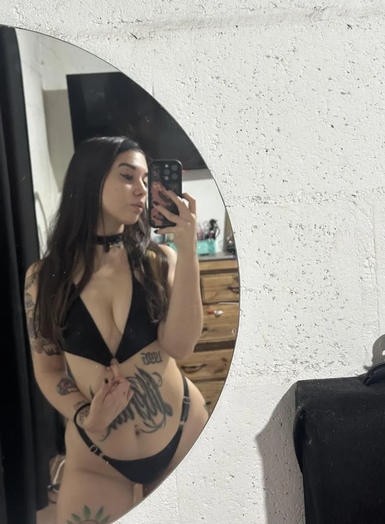 Too fine for your self-control posted by azul-96