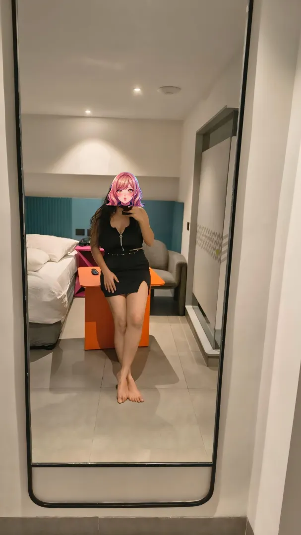 Too glam to give a damn [F]  posted by Babydoll_321