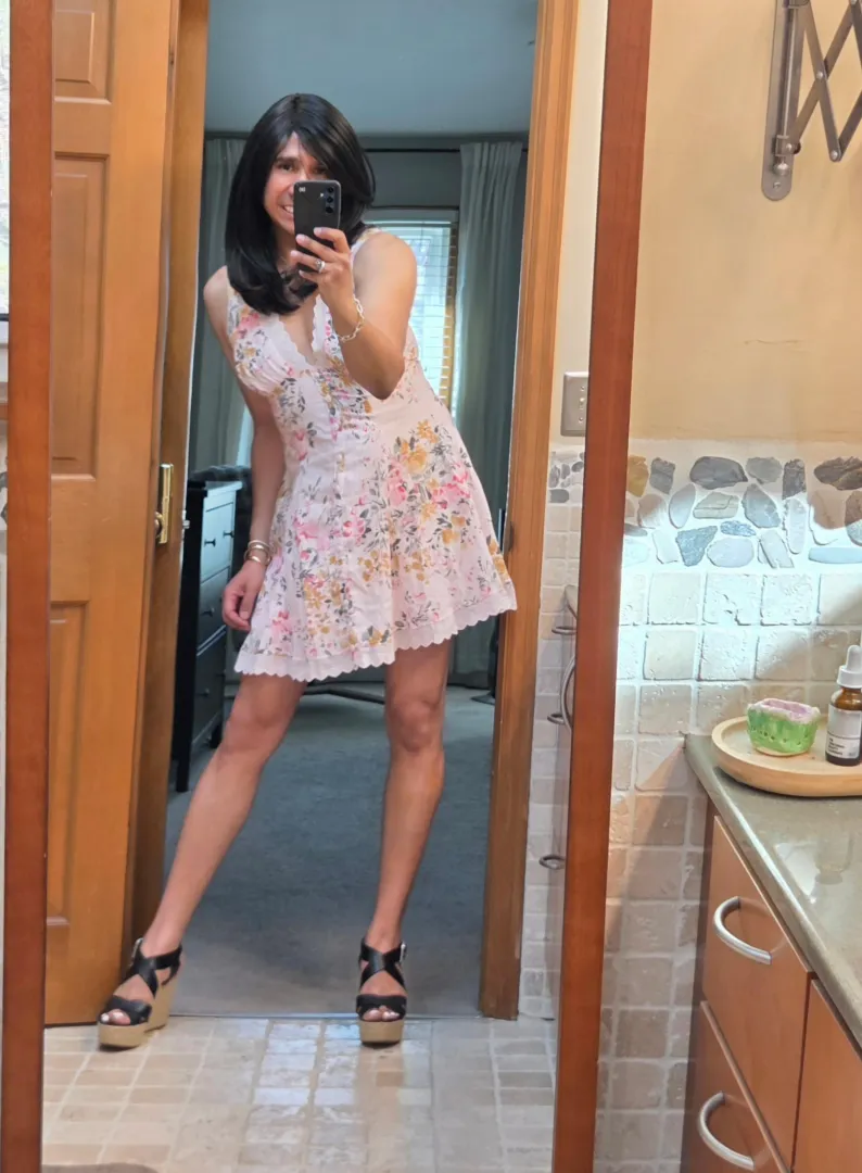 Too good walking on wedges...   such gorgeous Spring outside!    posted by AmandaTaylor8