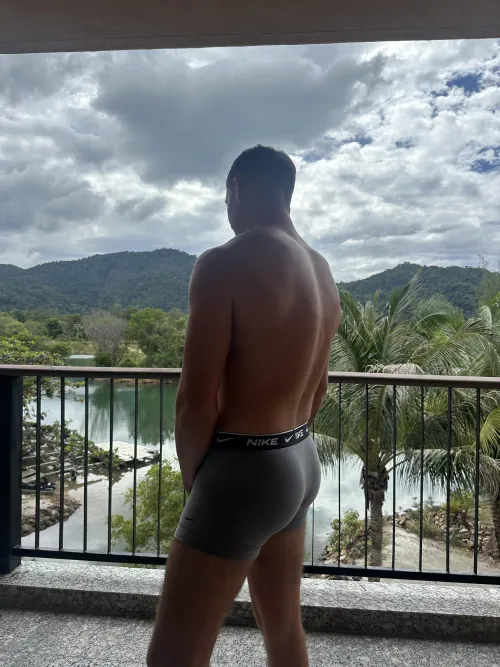 Too pretty not to enjoy by itsyourboyJJ1