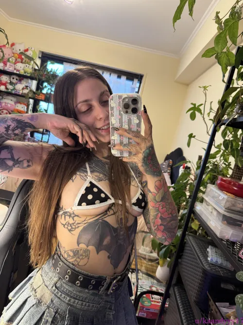 too tiny by kaandyyy17