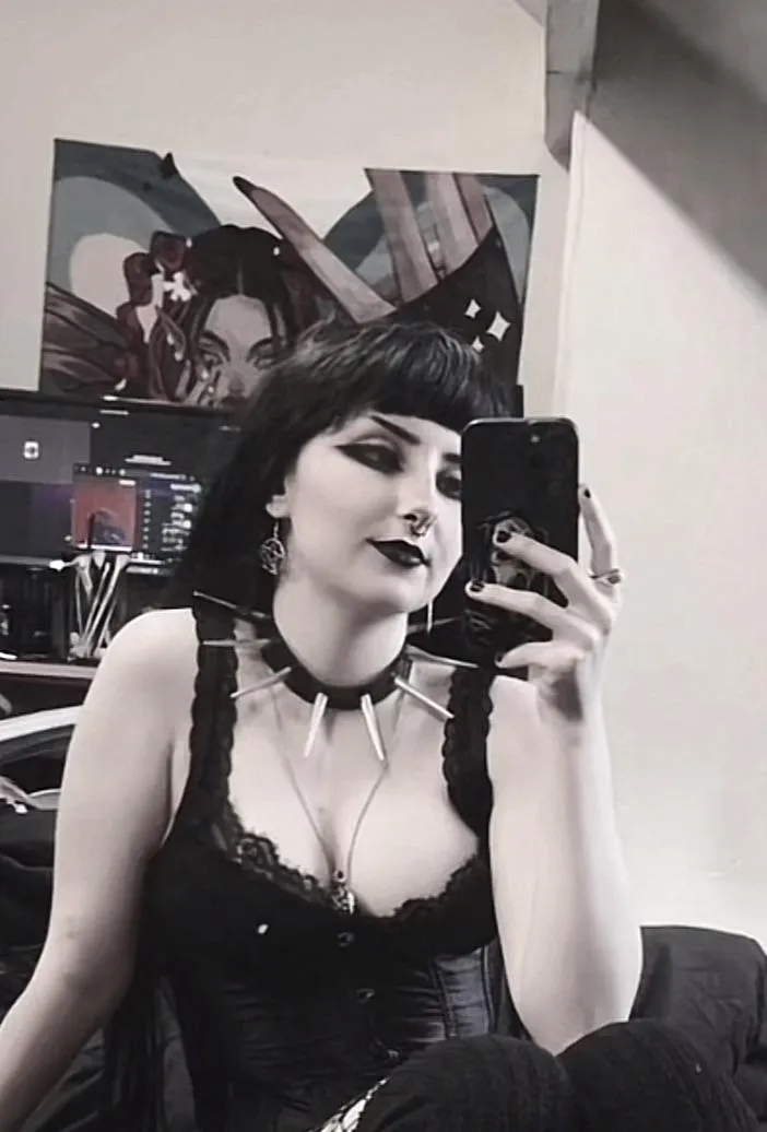 Took a break from the pc to take a pic posted by Onyx_Kerosene