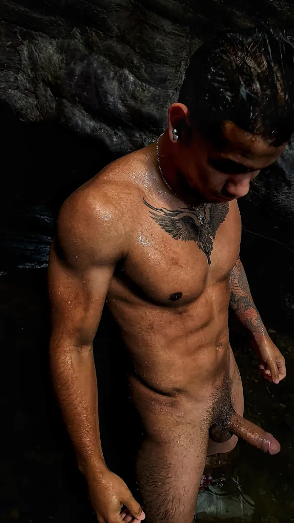 Took a hike posted by carlossjr0