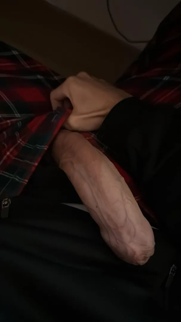 top 9 inches 20yo looking for bottoms snap:ste.e777 posted by Specialist_Fee_833