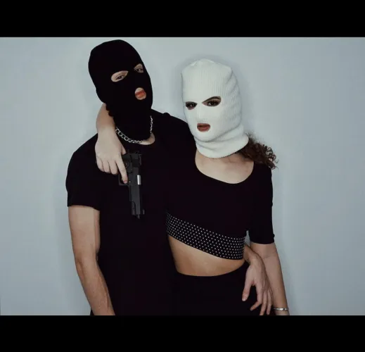 Toronto MF4F Early 30s. #ffm we are a discreet, respectful couple. That is also good looking  we are looking for our first unicorn. So princesses to the front.   or bbc thick ! by icecreamman1010