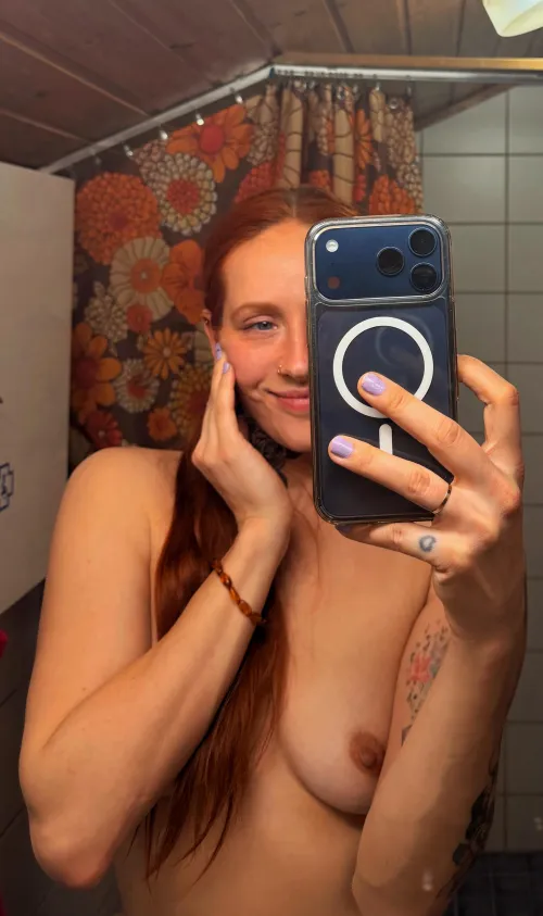 Torstaisaunaan lähtijöitä mun kans? by AvahSparrovv