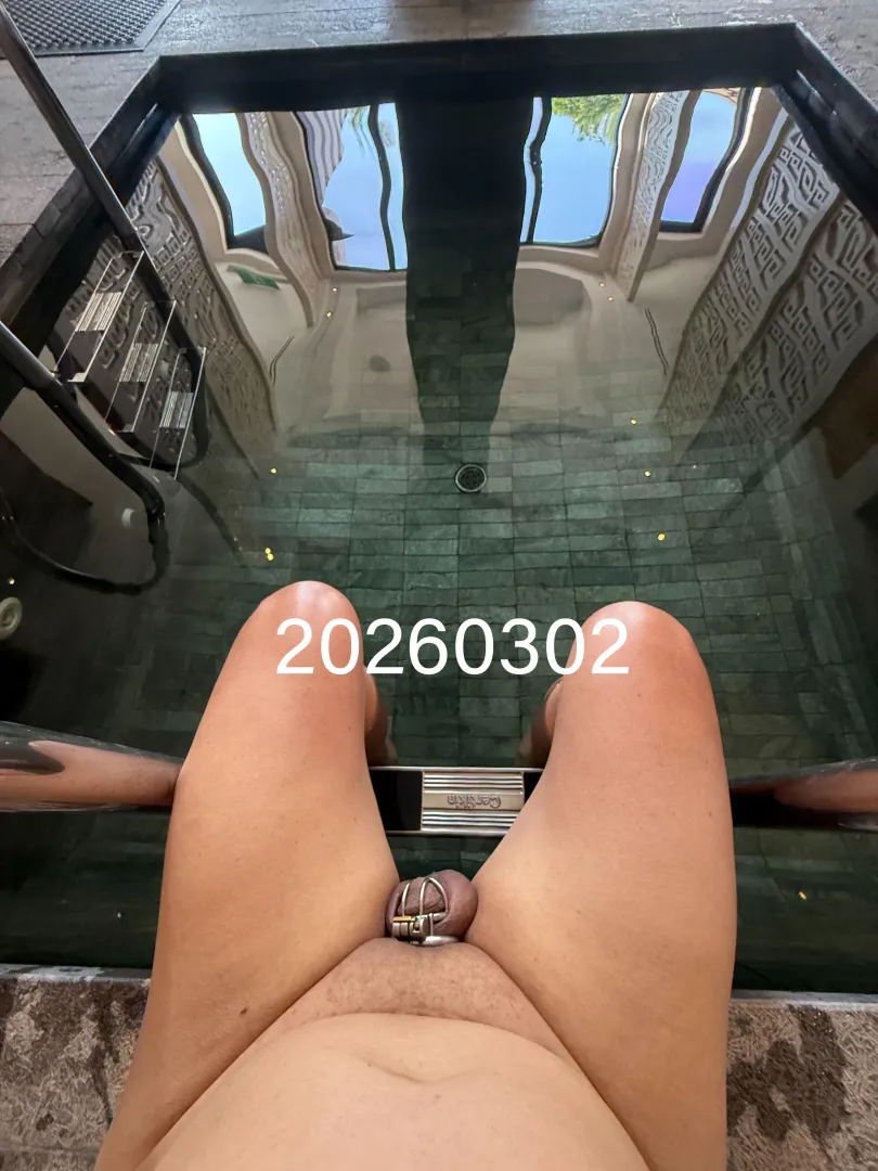 Total Days : 1,792 Days!!! / Times  ✊ : 75 Times / Times : 37 times / Times   : 1 / Cassy alone in cold plunge posted by ruel555