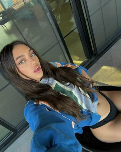 touch me i know you want to by evelyn_isleee