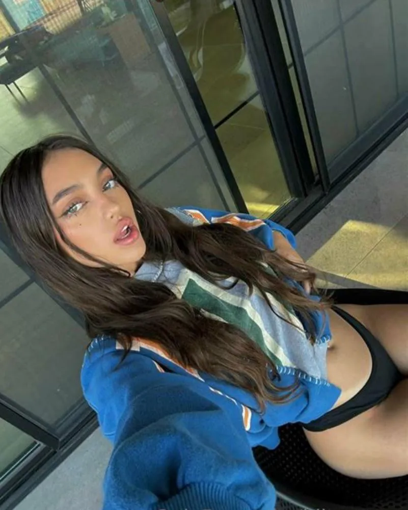 touch me i know you want to posted by evelyn_isleee