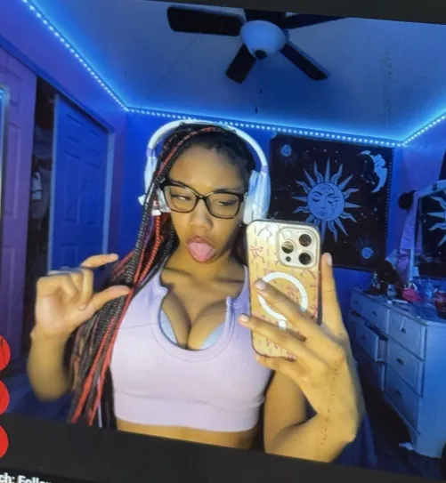 touch ur tiny clit as u dump cash into throne 4 me on payday like a good boy ‍♂️ by 222muchflyshttt