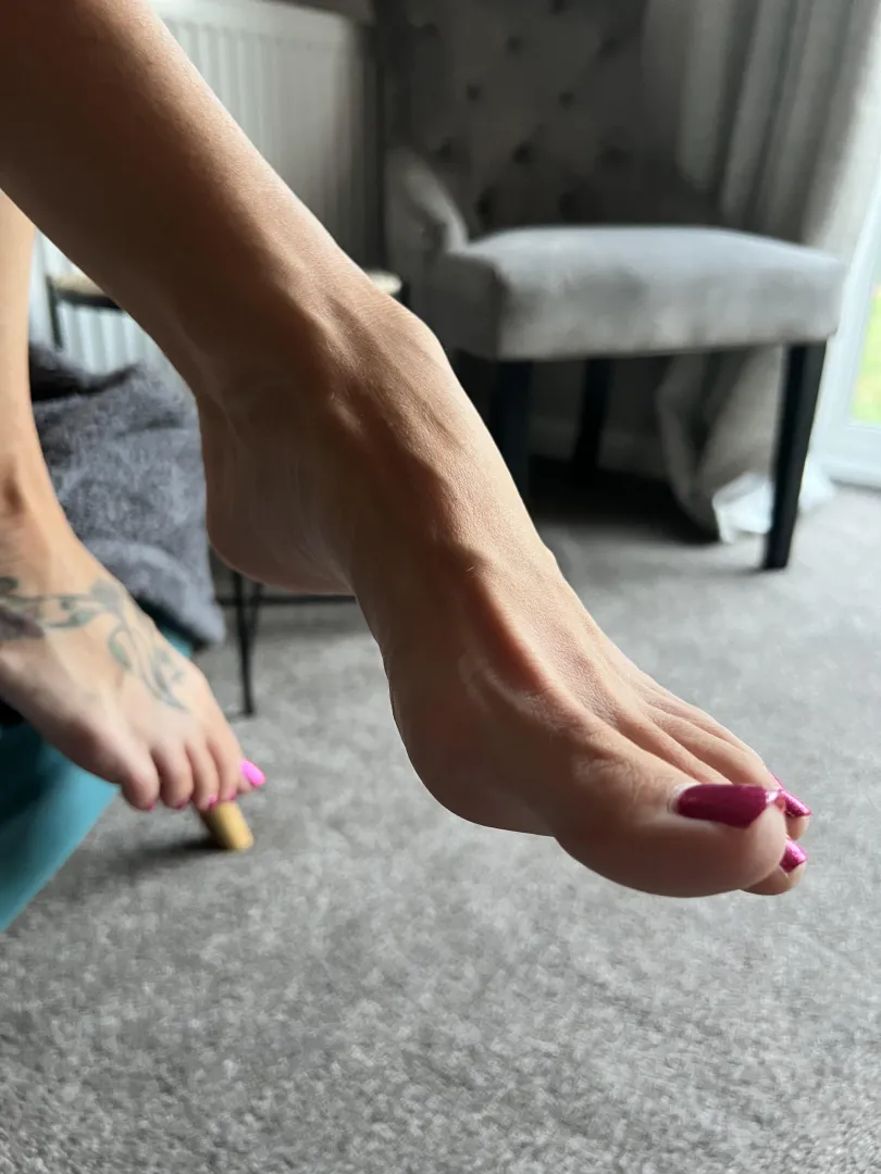 Trace the outline of my arch posted by myprettyfeet6969