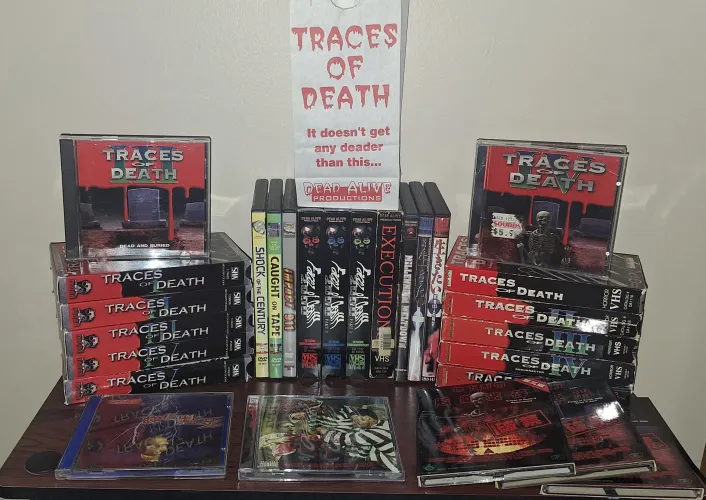 Traces of Debt by FahckingDave