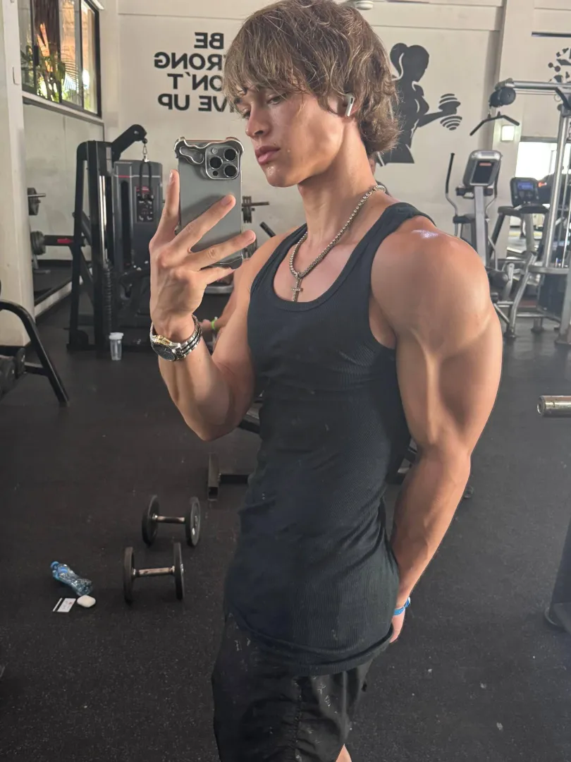 Training in the gym posted by nova-ashwood