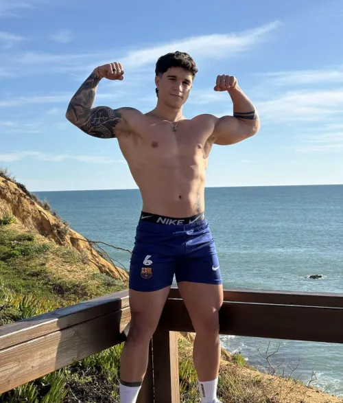 Training outdoors by bootyy-liciouss