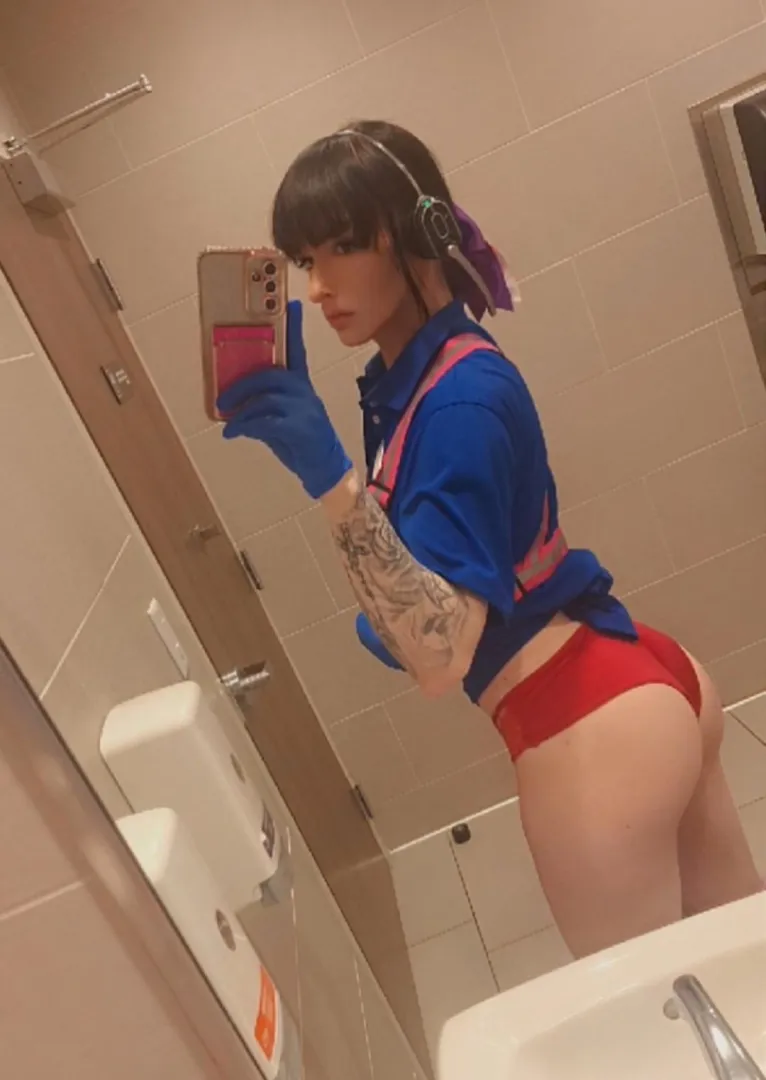 TransGirl In Tennessee. I Work Alot. So many transphobes. But this booty dont lie. ♡♥︎ posted by LeahLoveWM