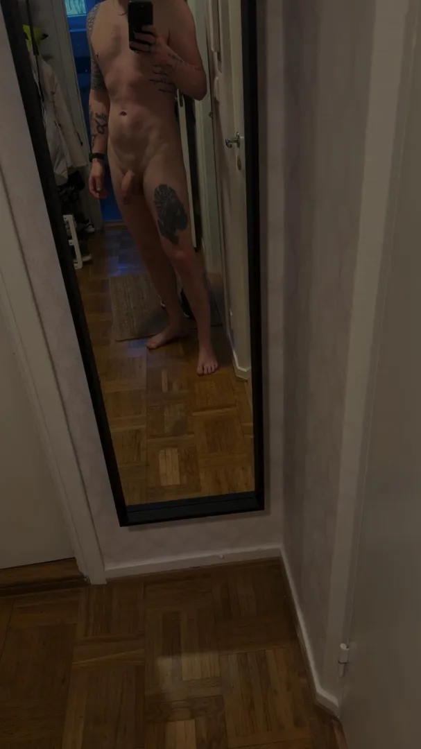 Trevlig helg ‍️ finns i Göteborg om du är sugen på att va naken i sängen med mig  posted by Comfortable_Ask_4162