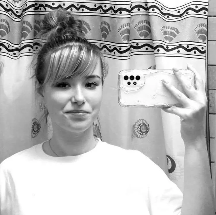 Tribute my gf 18+ send dm posted by JacketAggravating243