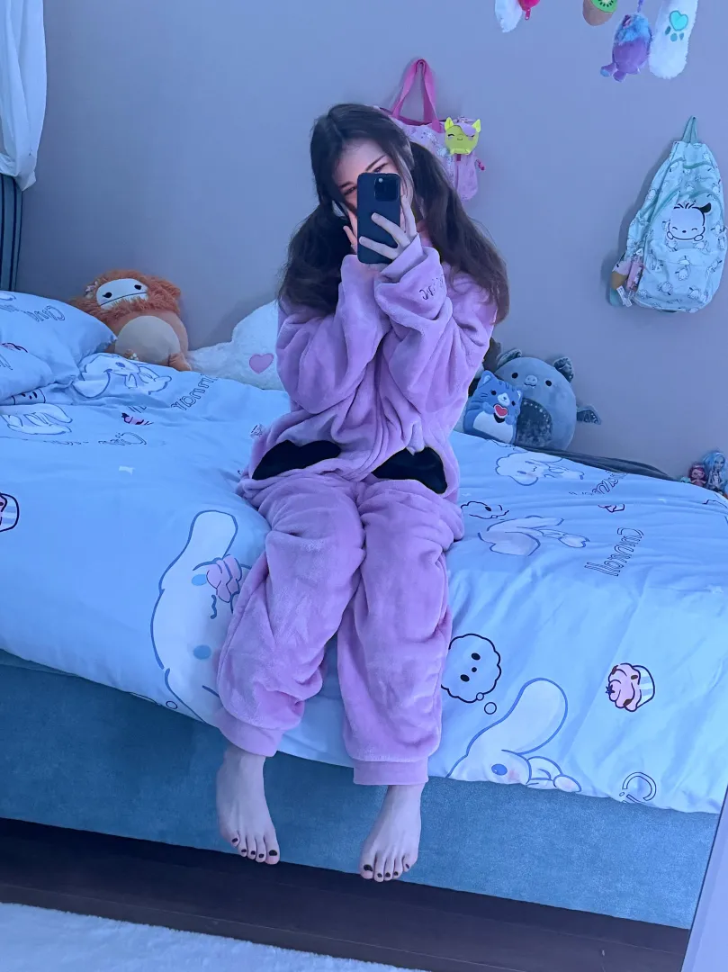 Try not to get too distracted by me. posted by ChaosClam