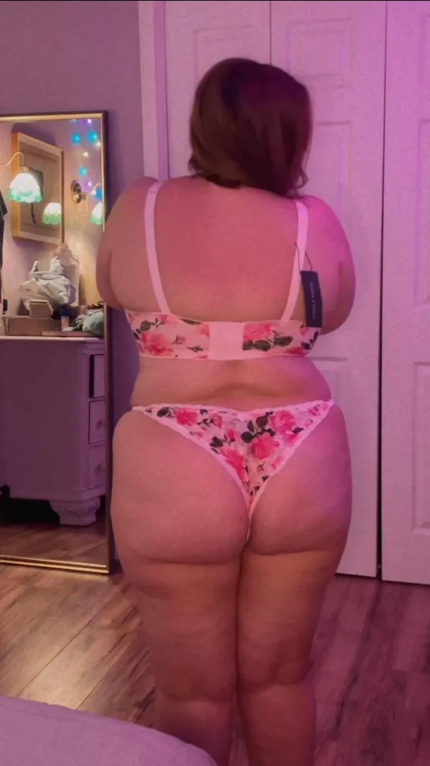 Try on happening now posted by deconstruction_girl