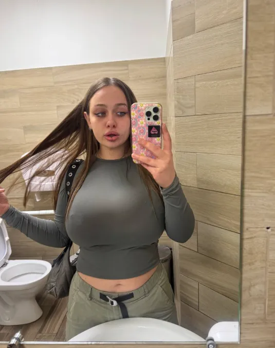 try to hide posted by BlushRiven