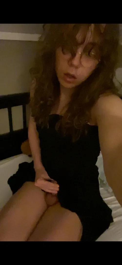 Trying my hardest not to cum >~< by -lily-pad