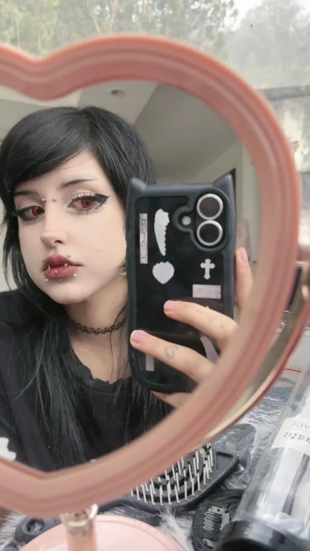 trying new contact lens :p what do u think posted by gothshadoww