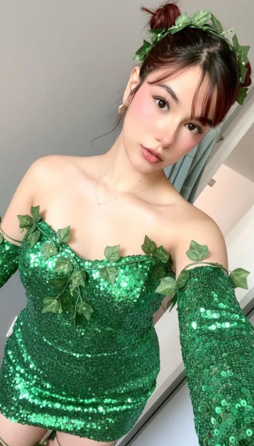 trying poison ivy cosplay (dc) by evildollxx