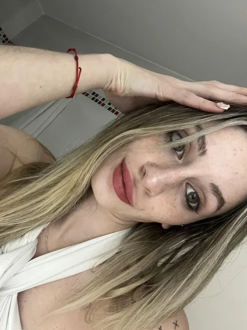 trying to behave by daisynaughtyy