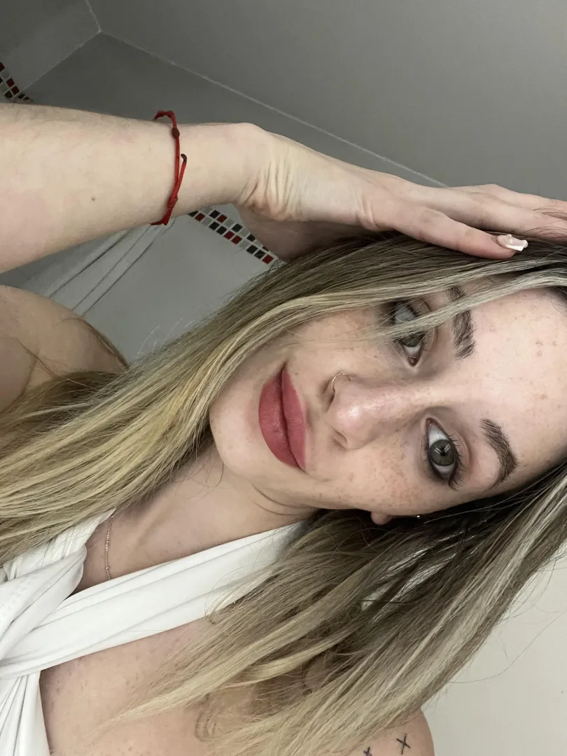 trying to behave posted by daisynaughtyy