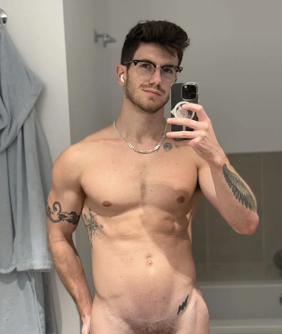 Trying to decide whether I need a haircut posted by Zachsofficial