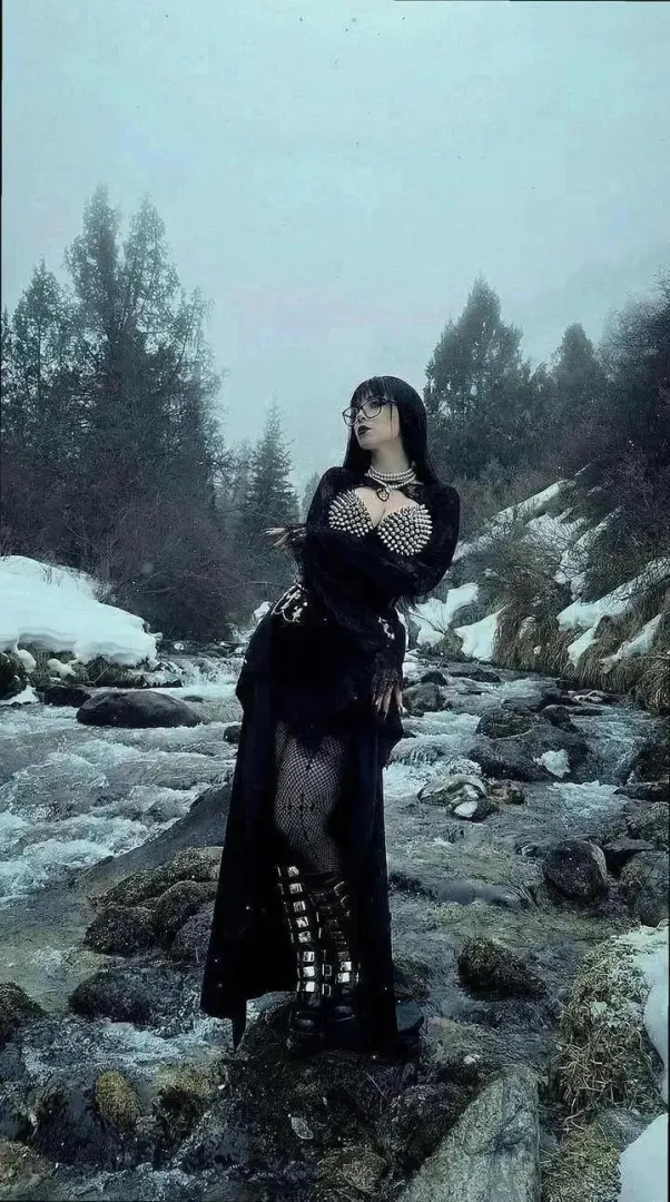 Trying to find this model from instagram threads posted by BedrockNick1020