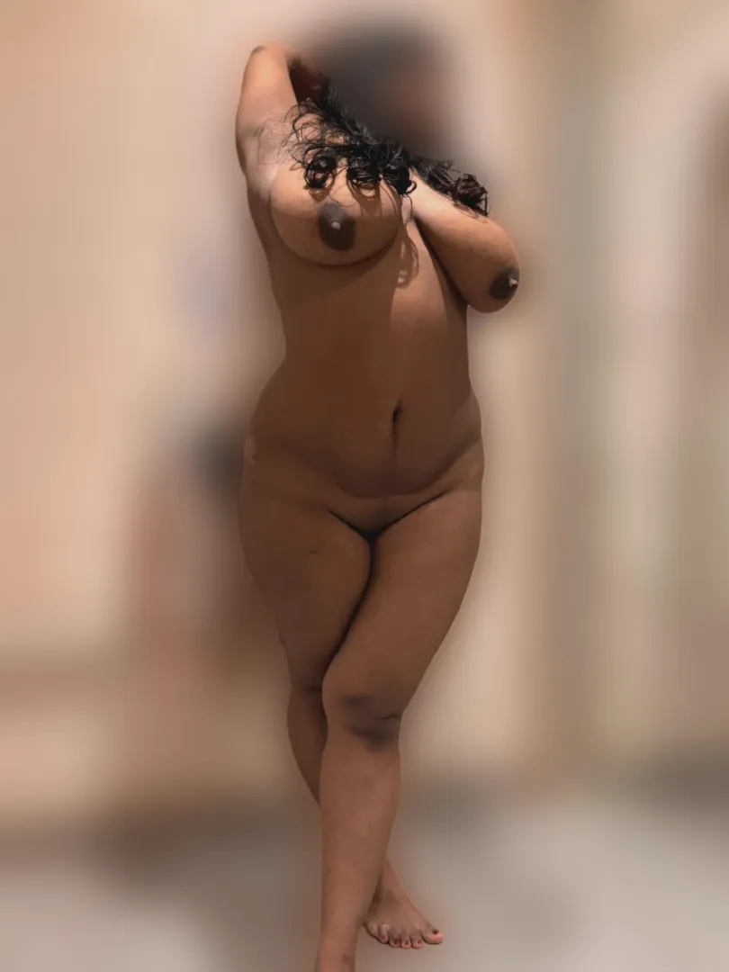 Trying to something different pose how is it looking?worthy enough to be a vs model !! Comment your thoughts here !(Mallu cpl) posted by CurvyBee_007