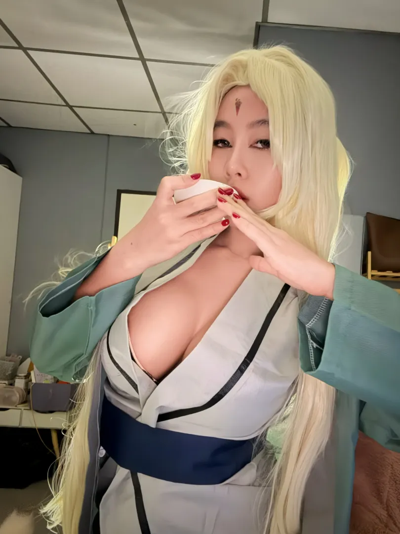 Tsunade (Jenny) [Naruto] posted by Blush-BunnyX