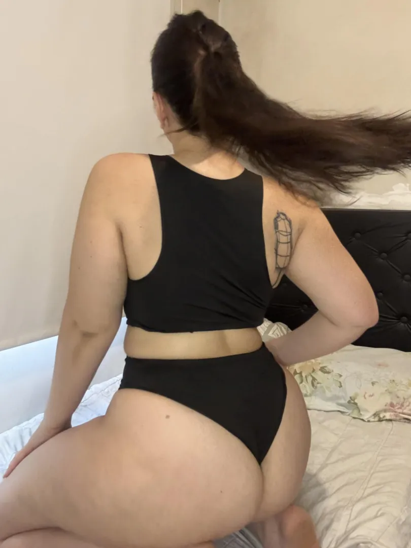 Tu veux t’asseoir sur mon visage pour voir jusqu’où je peux tenir ? posted by Petitenatureee062