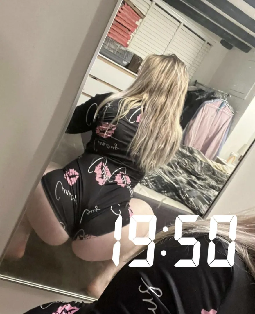 Tu viens me date ?  posted by InternationalSpot669