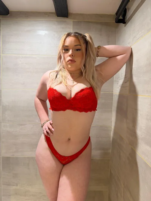 Tu viens me détruire ?  by InternationalSpot669