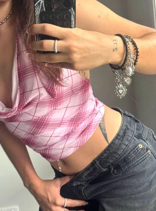 tummy kisses optional by Bunnyappleh