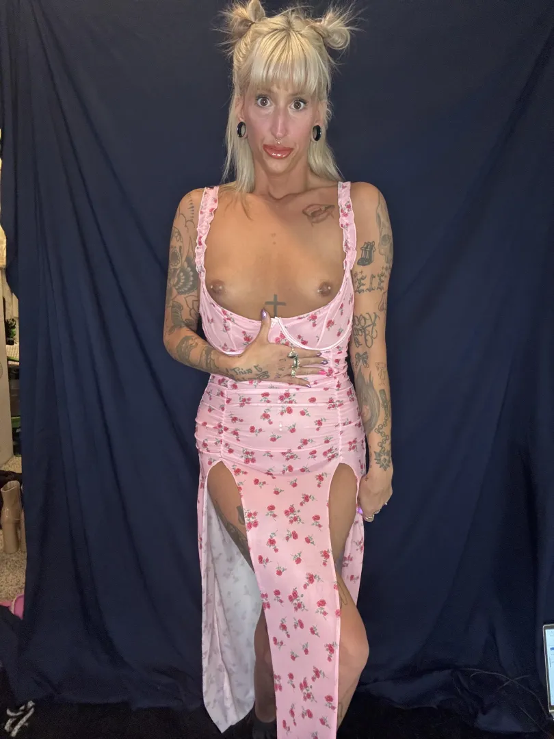 turn the lights down low. posted by EmilyArrowPleases