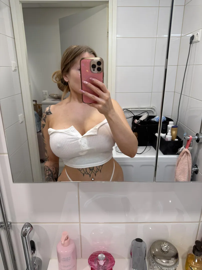 Tuuks riisuun mun paidan?  posted by Nasulinaa