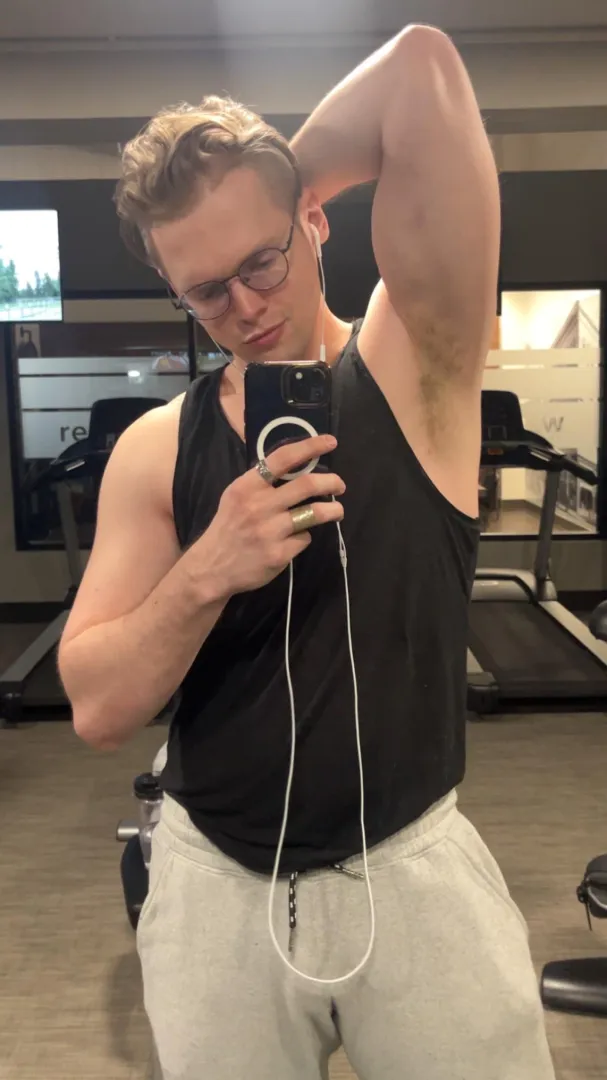 Twink? Twunk? What even am I posted by BrilliantService4762