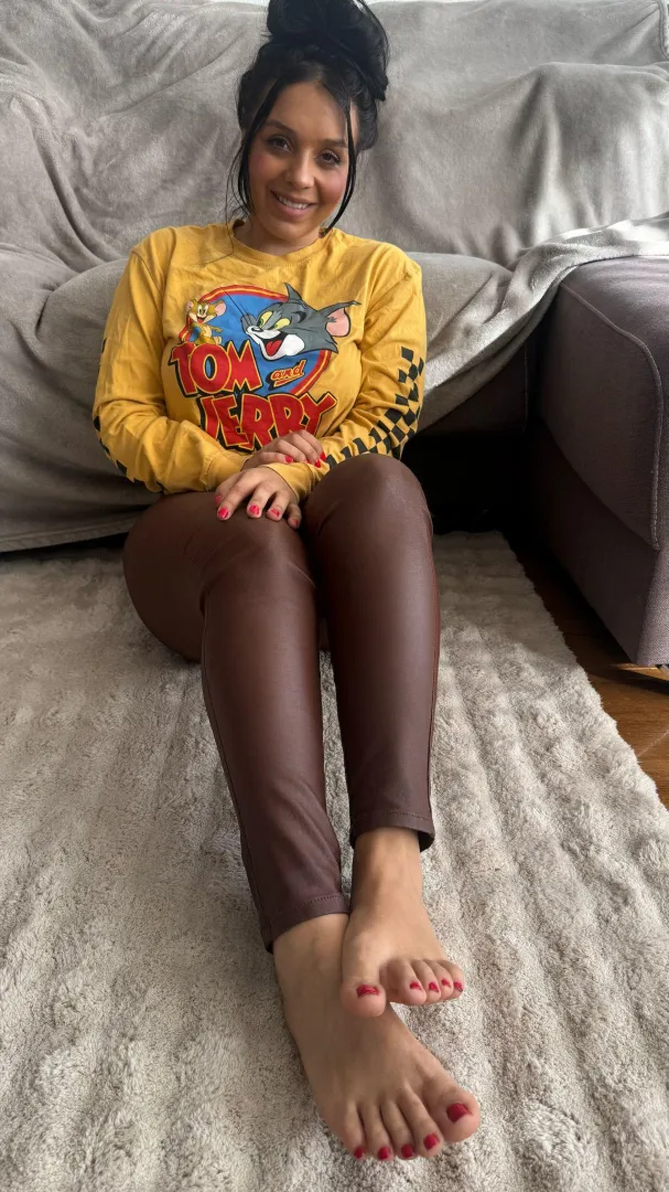 Tying my hairbun to spark bold charm believing I am the sexiest in the space posted by Galadriel69_