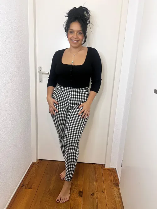 Tying my hairbun to spark frisky charm believing I am the sexiest star in the space by Galadriel69_